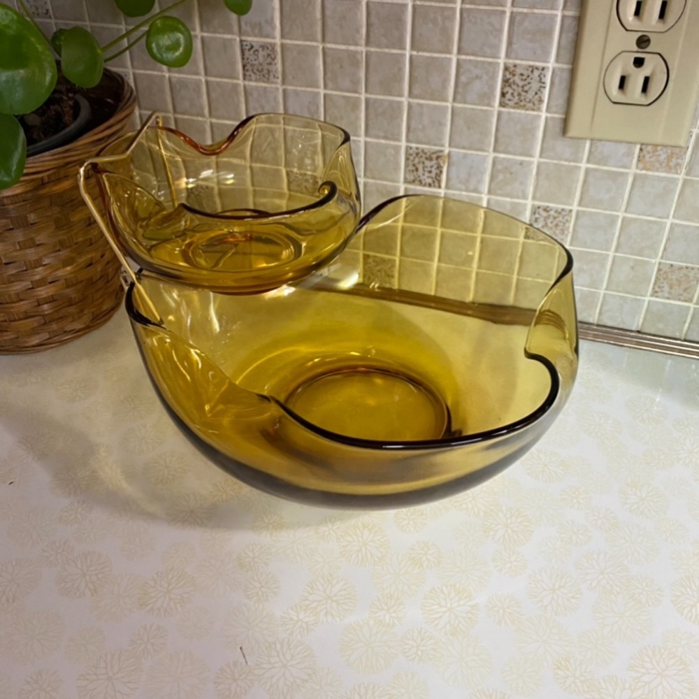 Vintage Chip & Dip bowl set with clip amber glass MCM